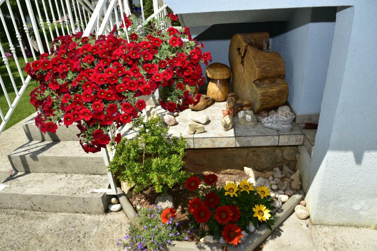 Apartment Blumen Oase Malinska Kültér fotó