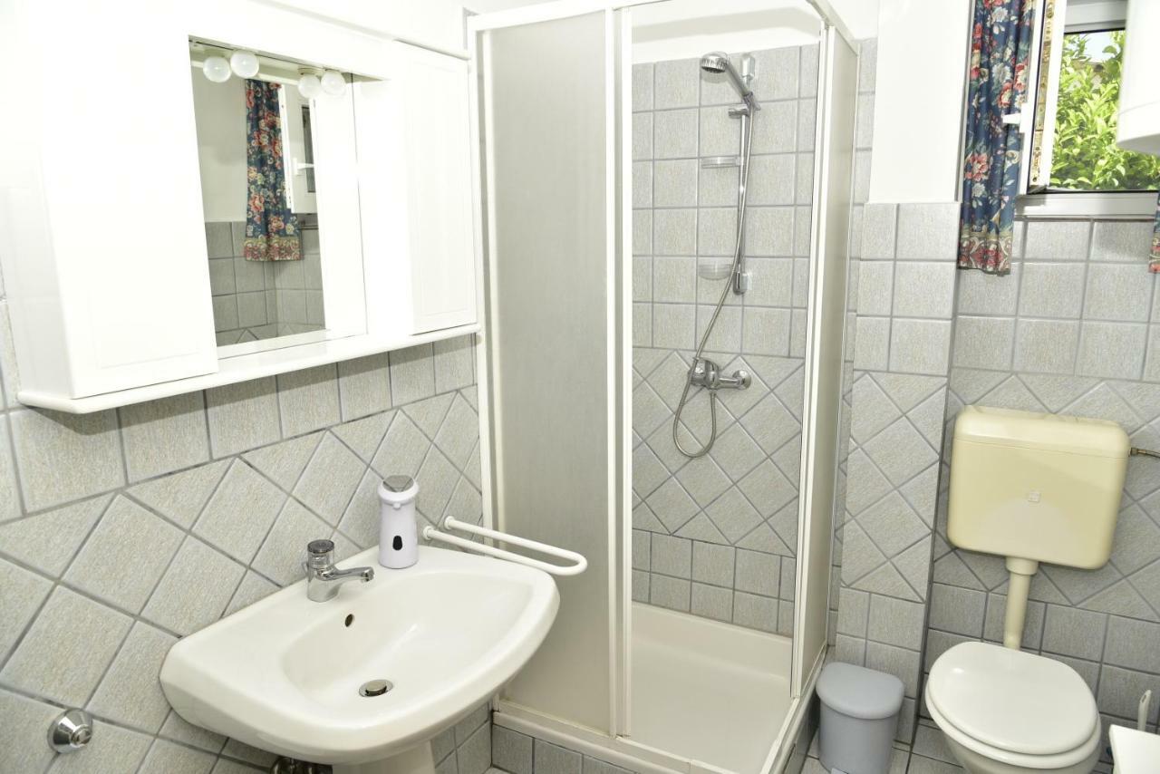 Apartment Blumen Oase Malinska Kültér fotó