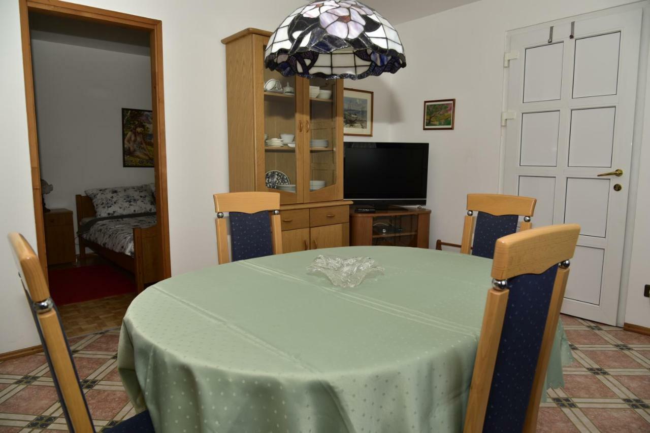 Apartment Blumen Oase Malinska Kültér fotó